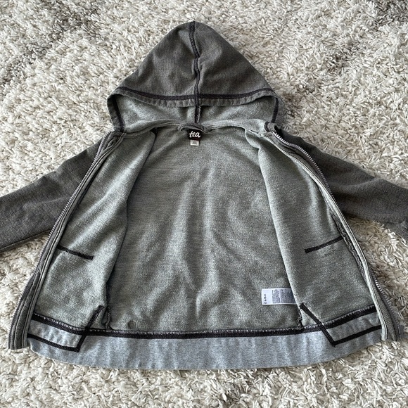 Tea Collection Zip-Up Hoodie Size 5 - Picture 4 of 9